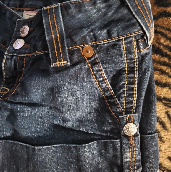 Shorts - Picture 4 of 5